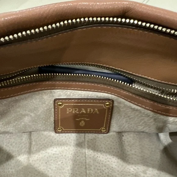 Prada Tan Leather Bag with Gold Details - Picture 4 of 12